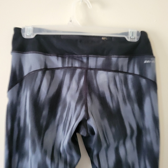 Nike Dri Fit Grey Absract Design Leggings - Picture 9 of 13